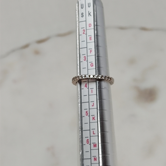 Size 4 Sterling Silver Women's Ring With CZ Accents - Picture 10 of 12